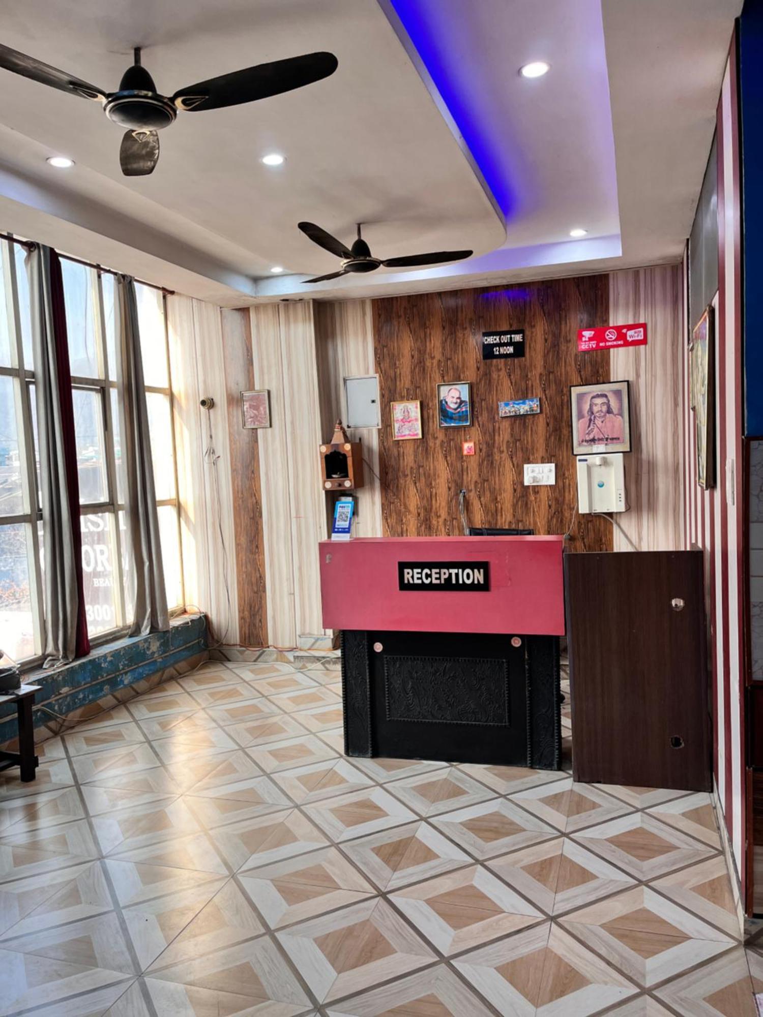 Hotel Pushpanjali Haldwāni Exterior foto
