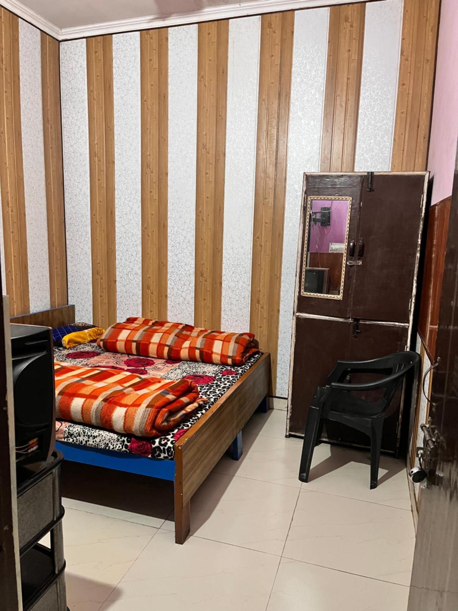 Hotel Pushpanjali Haldwāni Exterior foto
